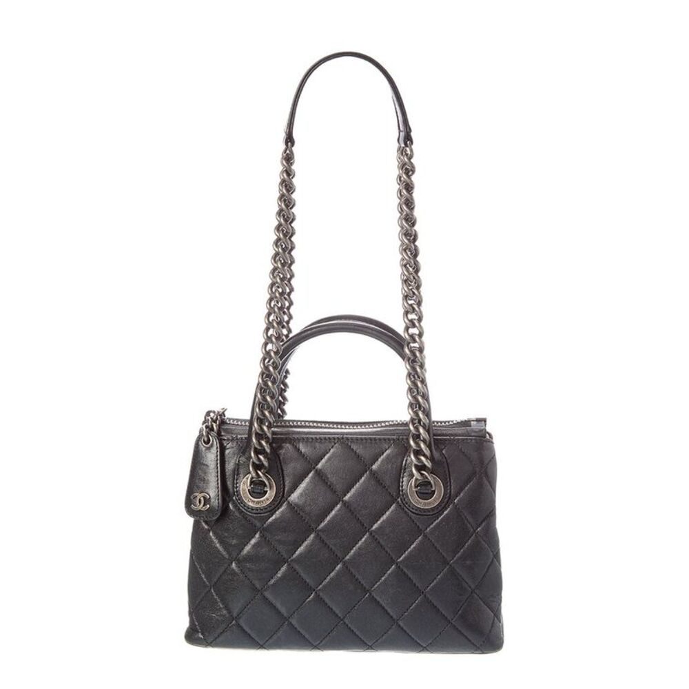 Chanel Black Quilted Leather Matelasse Chain Shoulder Bag (Authentic Pre-
Loved)